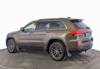 Подержанный автомобиль Jeep Grand Cherokee 2018 года (7 фото)