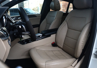 Подержанный автомобиль Mercedes-Benz GLE 2017 года (16 фото)