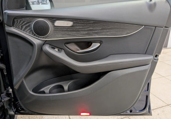 Подержанный автомобиль Mercedes-Benz GLC Coupe 2021 года (12 фото)