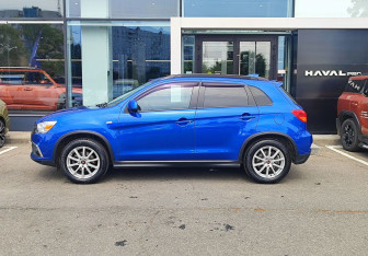 Подержанный автомобиль Mitsubishi ASX 2018 года (8 фото)