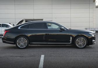 Подержанный автомобиль Hongqi H9 2020 года (4 фото)