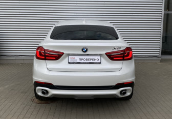 Подержанный автомобиль BMW X6 2016 года (6 фото)