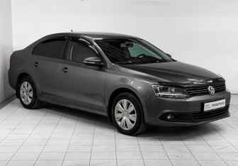 Подержанный автомобиль Volkswagen Jetta Sedan 2013 года (3 фото)