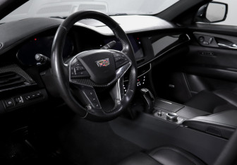 Подержанный автомобиль Cadillac CT6 2019 года (14 фото)