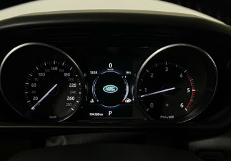 Подержанный автомобиль Land Rover Range Rover Sport 2016 года (11 фото)
