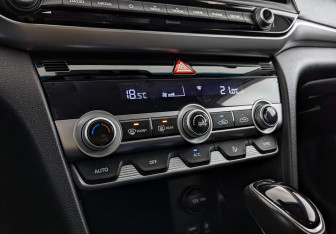 Подержанный автомобиль Hyundai Elantra Sedan 2019 года (21 фото)