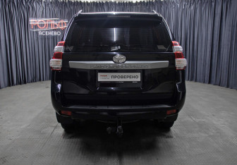 Подержанный автомобиль Toyota Land Cruiser Prado 2016 года (6 фото)