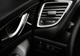 Подержанный автомобиль Mazda 3 Sedan 2014 года (11 фото)