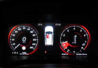 Подержанный автомобиль Volvo XC60 2021 года (11 фото)