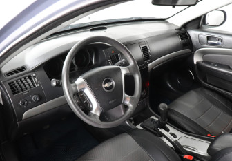 Подержанный автомобиль Chevrolet Epica 2011 года (5 фото)