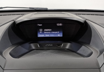 Подержанный автомобиль Ford Kuga 2017 года (25 фото)