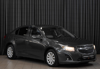 Подержанный автомобиль Chevrolet Cruze Sedan 2014 года (3 фото)