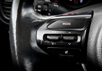 Подержанный автомобиль Kia Rio Hatchback 2021 года (26 фото)