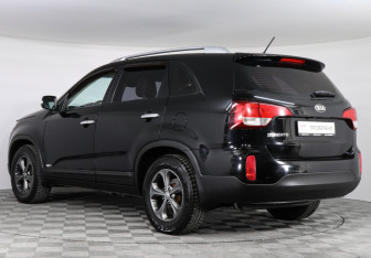 Подержанный автомобиль Kia Sorento 2013 года (7 фото)