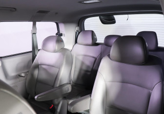 Подержанный автомобиль Hyundai Grand Starex 2018 года (18 фото)