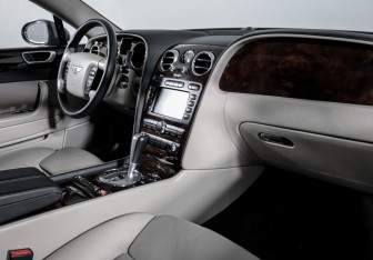 Подержанный автомобиль Bentley Continental Flying Spur 2006 года (9 фото)