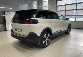 Подержанный автомобиль Peugeot 5008 Suv 2018 года (4 фото)