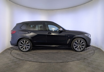 Подержанный автомобиль BMW X5 2020 года (4 фото)