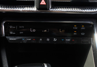 Подержанный автомобиль Kia K5 2021 года (18 фото)