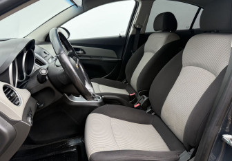 Подержанный автомобиль Chevrolet Cruze Sedan 2014 года (10 фото)