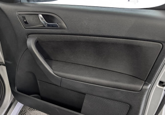 Подержанный автомобиль Skoda Yeti 2014 года (25 фото)