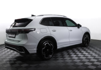 Подержанный автомобиль Volkswagen Tiguan 2024 года (5 фото)