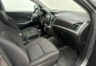 Подержанный автомобиль SsangYong Actyon 2013 года (13 фото)
