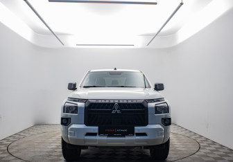 Подержанный автомобиль Mitsubishi L200 2024 года (2 фото)