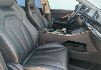 Подержанный автомобиль Omoda C5 2023 года (10 фото)