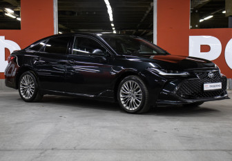 Подержанный автомобиль Toyota Avalon 2023 года (3 фото)