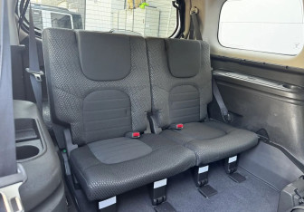 Подержанный автомобиль Nissan Pathfinder 2013 года (11 фото)