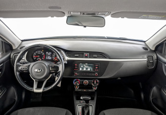 Подержанный автомобиль Kia Rio Hatchback 2021 года (14 фото)