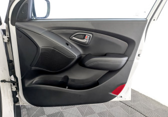 Подержанный автомобиль Hyundai ix35 2014 года (24 фото)