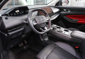 Подержанный автомобиль Changan UNI-S 2024 года (7 фото)