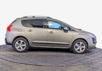 Подержанный автомобиль Peugeot 3008 2012 года (4 фото)