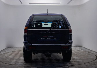 Подержанный автомобиль Mitsubishi Pajero Sport 2008 года (6 фото)