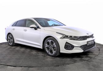 Подержанный автомобиль Kia K5 2021 года (3 фото)