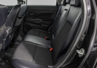 Подержанный автомобиль Citroen C4 Aircross 2012 года (11 фото)