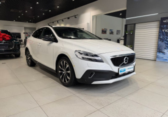 Подержанный автомобиль Volvo V40 Cross Country 2019 года (3 фото)