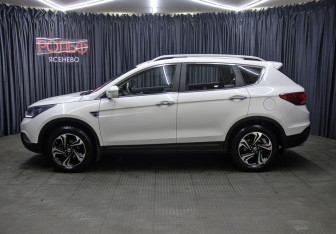 Подержанный автомобиль DongFeng AX7 2018 года (8 фото)