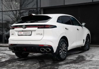 Подержанный автомобиль Changan UNI-K 2023 года (5 фото)