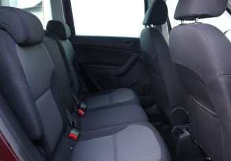 Подержанный автомобиль Skoda Yeti 2012 года (18 фото)