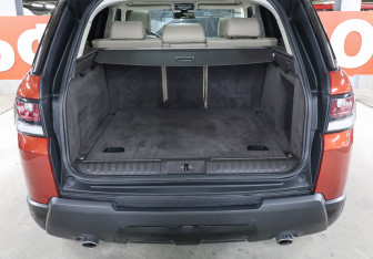 Подержанный автомобиль Land Rover Range Rover Sport 2014 года (10 фото)