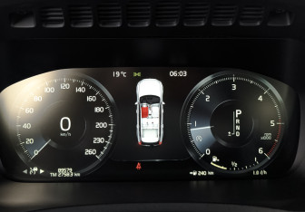 Подержанный автомобиль Volvo XC90 2017 года (16 фото)