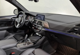 Подержанный автомобиль BMW X3 2020 года (13 фото)