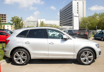 Подержанный автомобиль Audi Q5 2009 года (3 фото)