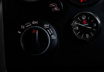 Подержанный автомобиль Suzuki Grand Vitara 2008 года (16 фото)