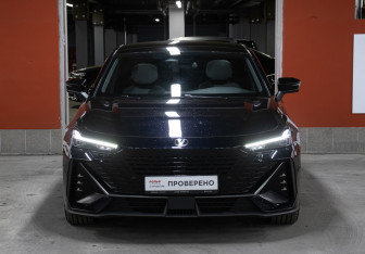 Подержанный автомобиль Changan UNI-V 2023 года (2 фото)