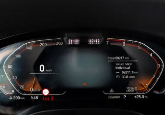 Подержанный автомобиль BMW X4 2022 года (16 фото)