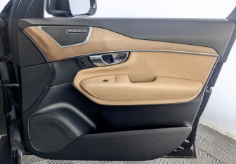 Подержанный автомобиль Volvo XC90 2015 года (26 фото)